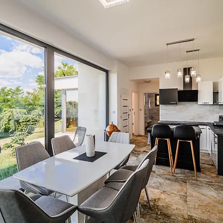 Apartma Belvi